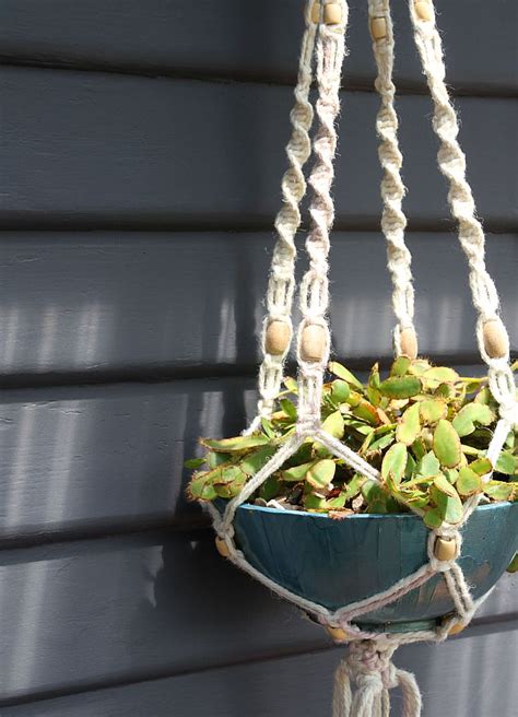 How To Make A Macrame Hanging Planter