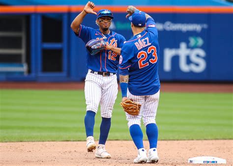 Mets Give Their Fans a Thumbs-Down During Win - The New York Times