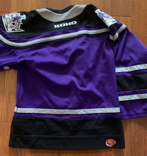 NHL LA Kings Hockey Jersey youth S/M | Mercari in 2021 | La kings hockey, Kings hockey, Hockey ...