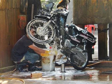 Bike Cleaning Services in Hazaribag | ID: 16671070573