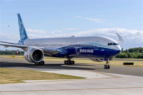 Boeing Warns 777X Orders Could Plunge Due to Delays | The Motley Fool