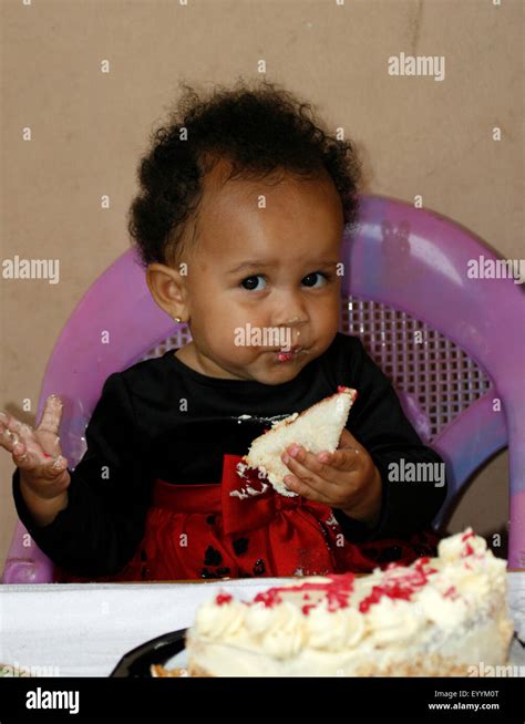 Birthday cake birthday cake hi-res stock photography and images - Alamy