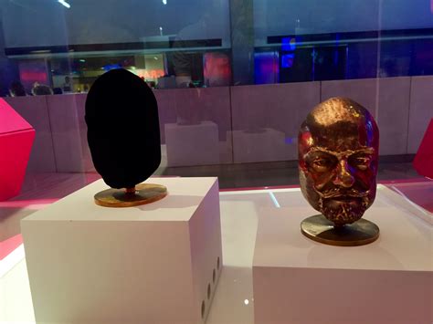 BREAKTHROUGH: World’s Darkest Material, Vantablack, Successfully Applied to a 3D Print « Fabbaloo