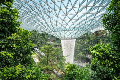 The Rain Vortex at Jewel Changi Airport, Singapore Stock Image - Image ...