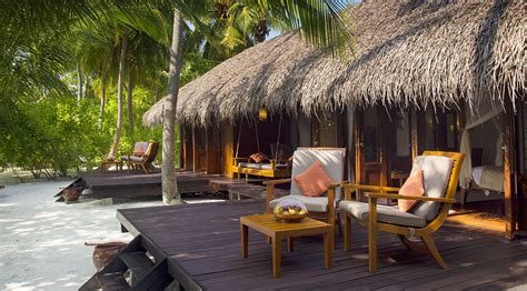 Beach Villa Suite - Medhufushi Island Resort - Official website