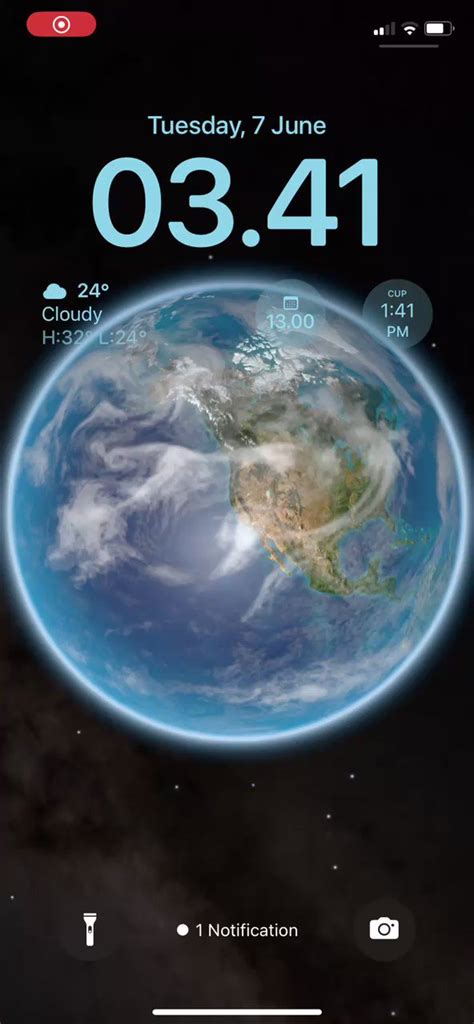 Alvin on Twitter: "This new iOS 16 Earth wallpaper looks so freakin ...