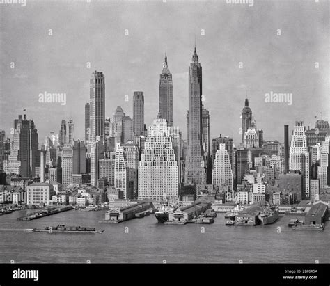 1940s new york city street hi-res stock photography and images - Alamy