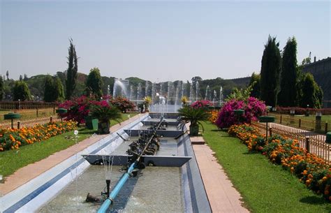 Vrindavan Gardens Mysore Pictures - a visual treat during day time!