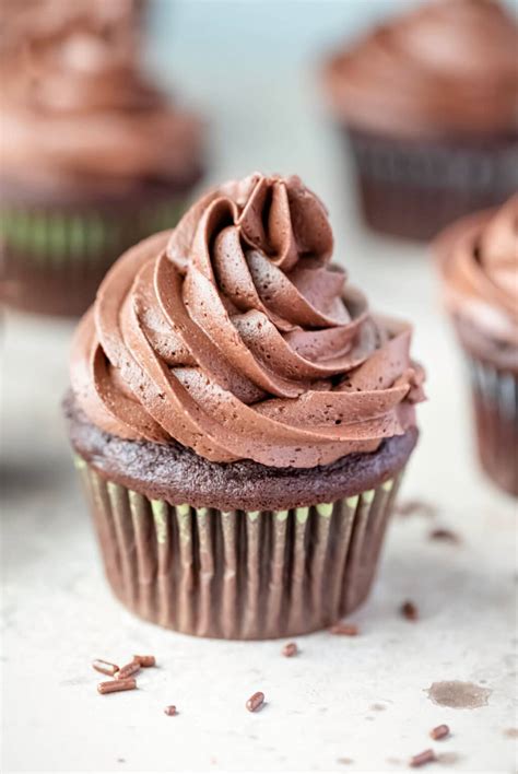 Easy Chocolate Cupcake Recipe - I Heart Eating