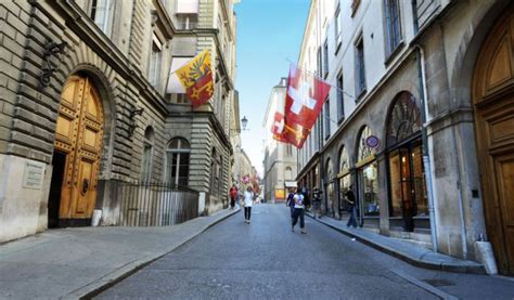 10 Self-Guided Walking Tours in Geneva, Switzerland + Maps