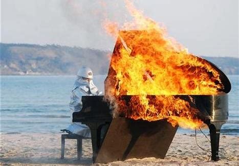 Video: Burning piano performance ~ Pink Tentacle