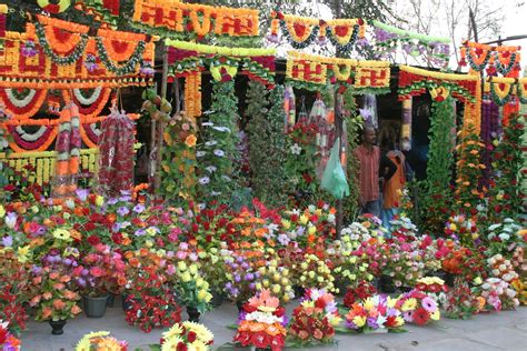 Parulsart: Shopping on the streets of India