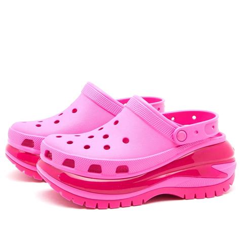 Crocs™ Classic Mega Crush Clog in Pink | Lyst