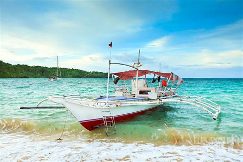 Philippine boat Photograph by MotHaiBaPhoto Prints - Fine Art America