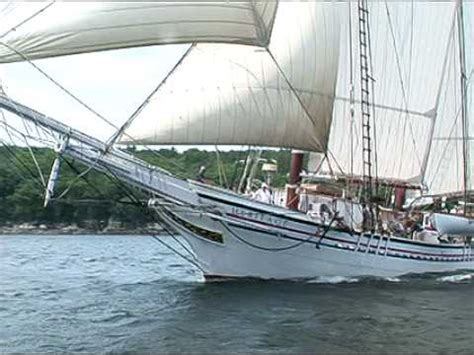 Windjammer Heritage http://www.schoonerheritage.com/ - YouTube