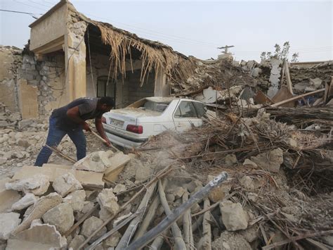 A strong earthquake has killed at least 5 in southern Iran : NPR