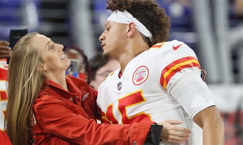 Sterling Skye Mahomes celebrates her first Thanksgiving with mom, dad