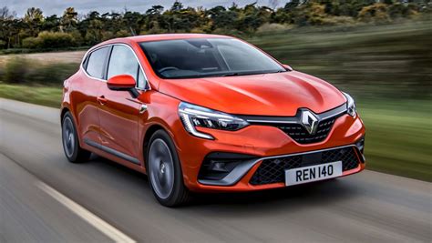 Renault Clio E-TECH Hybrid review | DrivingElectric