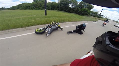 Supermoto Wheelie Fail - YouTube