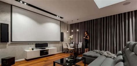 What Is The Best Projector Screen Material To Use?