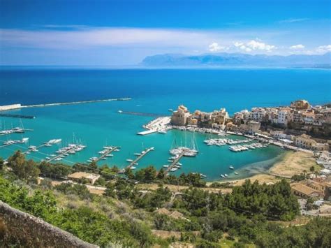 The Best Beach Towns in Sicily: 15 Coastal Vacation Spots You'll Love ...