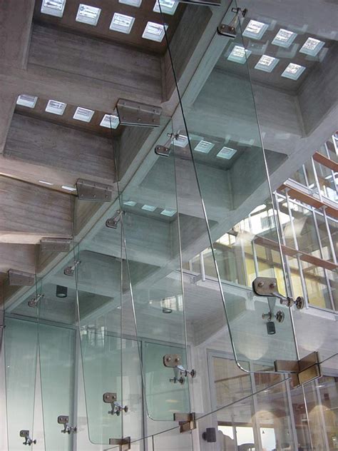 Curved Structural Glass Mullion Wall with Glass Fins | GLASSCON GmbH ...