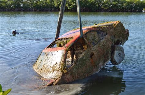 Monroe County Sheriff's Office: Dive team recovers two cars