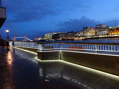 Thames path | Flickr