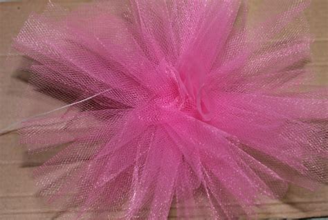 cutting out tulle pom-pom