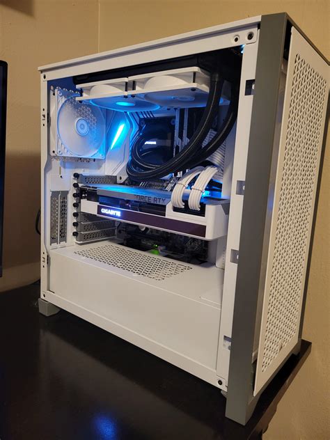 Corsair 4000D + no rgb = perfection : pcmasterrace