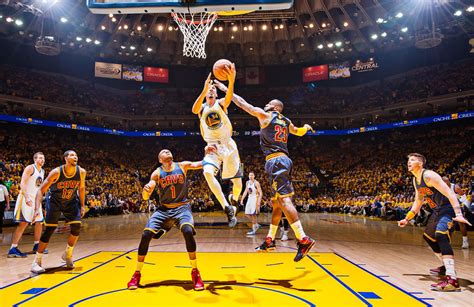 NBA Finals: Stephen Curry outduels LeBron James in Warriors' Game 5 win - Sports Illustrated