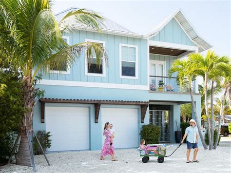 Stylish Beach Homes From Across the USA | HGTV