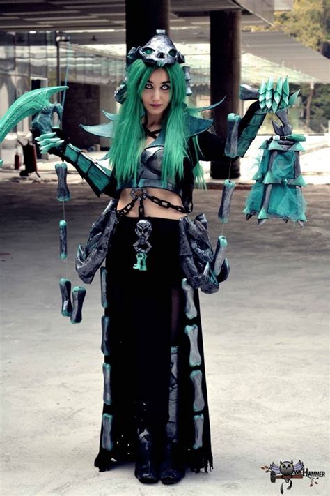 Female Thresh | Cosplay girls, Best cosplay, Cosplay league of legends