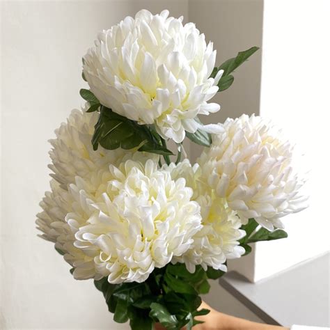 White Chrysanthemum | Artificial Flowers | The Outdoor Look