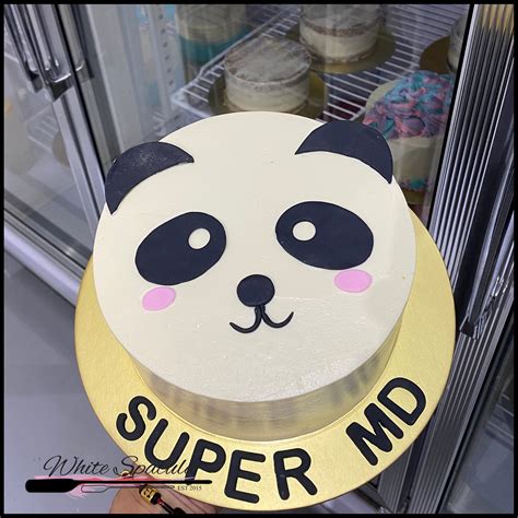 Panda Korean Lettering / Minimalist Buttercream Cake - White Spatula