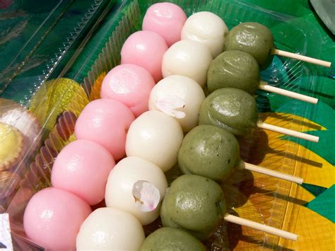 My Food Adventures: MOCHI DANGO in SPRING COLORS