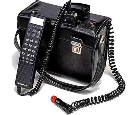 From Backpack Transceiver to Smartphone: A Visual History of the Mobile Phone « Smartphones ...