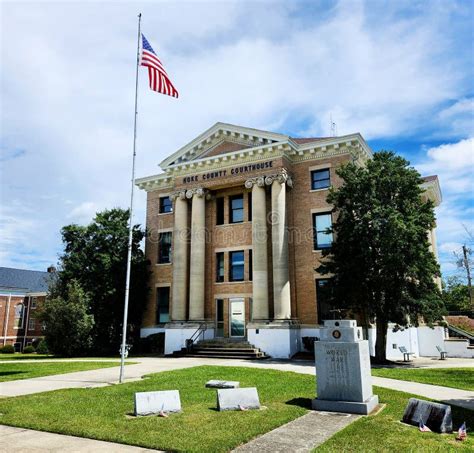 Hoke County Courthouse, Raeford, NC Editorial Stock Image - Image of facade, judge: 334882569