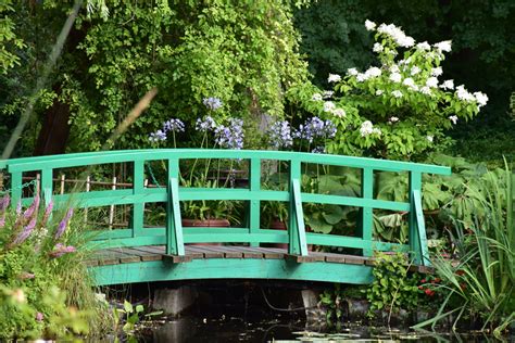 Giverny Impression » Monet’s Little Japanese Bridge