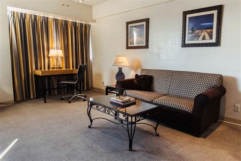 Suites – Stamford Suites Hotel