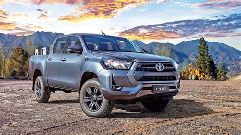 La próxima Toyota Hilux tendrá mejoras de confort y manejo | Parabrisas