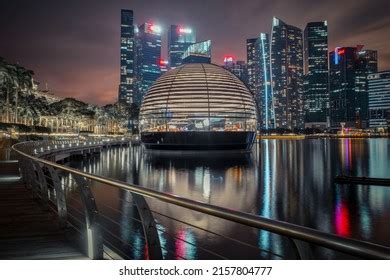 84 Apple Store Marina Bay Sands Images, Stock Photos & Vectors | Shutterstock