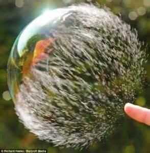 [Photo] Amazing Photograph Series Of A Soap Bubble Popping | Fstoppers