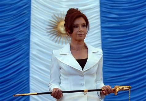 Publican polémica libro que cuestiona salud de la presidenta argentina | Argentina