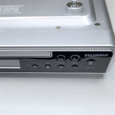 Sylvania Skcr2713 Under-Cabinet Bluetooth Cd Clock Radio at Lonnie ...