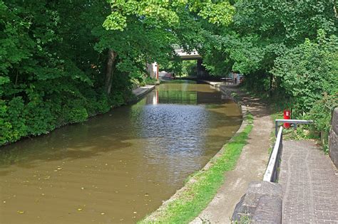 Coventry Canal, Atherstone © Stephen McKay cc-by-sa/2.0 :: Geograph Britain and Ireland