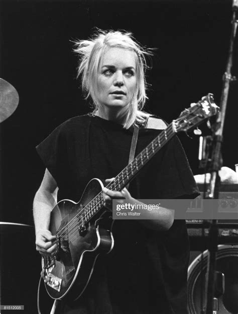 Talking Heads 1980 Tina Weymouth | Talking heads, Female guitarist ...