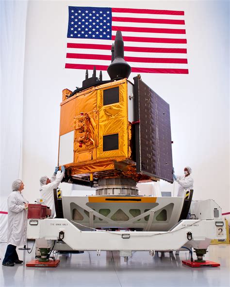 Last GPS Block-IIF Satellite Arrives at Cape Canaveral as GPS IIF-11 Awaits Oct. 30 Atlas-V ...