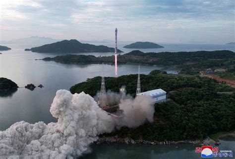 North Korea says its 2nd attempt to launch a spy satellite has failed ...