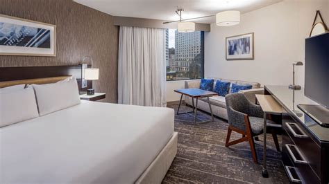 Stylish Hotel Rooms & Suites | Hyatt Regency Indianapolis